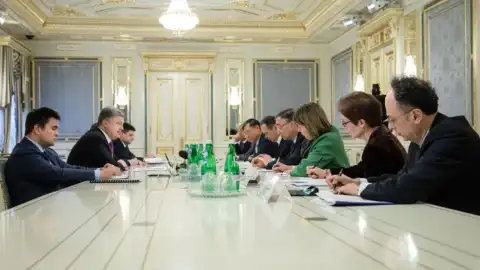 Зустріч Порошенка з послами країн G7. Фото прес-служби