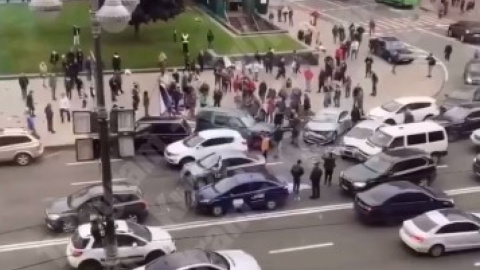 На Майдане в Киеве джип влетел в толпу людей. Есть жертвы