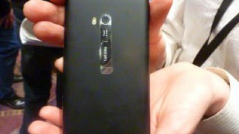 В США у Lumia 900 действительно очень высокий индекс удовлетворённости пользователей.
