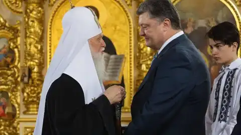 Патріарху Філарету Порошенко присвоїть звання Героя України. Фото: facebook.com/petroporoshenko