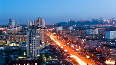 Проспект Героев Сталинграда в Киеве. Фото: ked-pled.livejournal.com