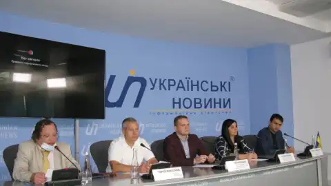 Практика купівлі прохідних місць на виборах продовжує існувати, а партійна демократія відсутня, - експерти
