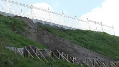Рабочая группа проведет комплексную проверку прибрежных склонов города
