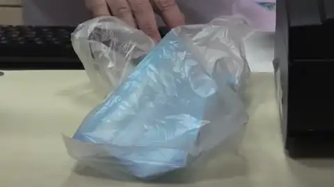 Медицинская маска. Скриншот Youtube/Житомир.info