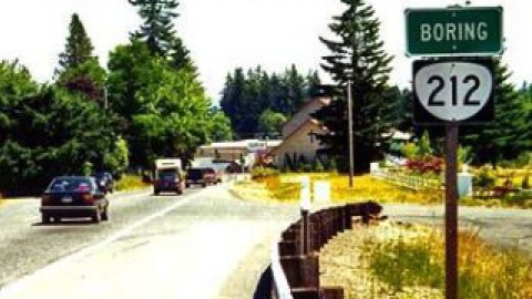 Боринг розташований приблизно за тридцять кілометрів на південний схід від столиці штату Орегон.