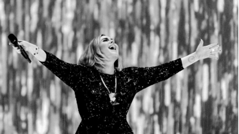 Певица призналась, что гастроли даются ей нелегко. Фото: instagram.com/adele