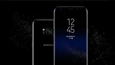 Главная особенность новых смартфонов — изогнутый экран. Фото: news.samsung.com