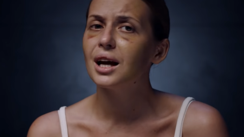 Анастасія Лугова в кліпі Alyona Alyona "Сумно". Скриншот: youtube/alyona alyona