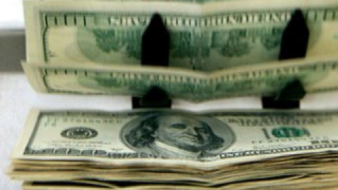 Гроші від пенсіонерів отримали пожежники, лікарі, відділення Червоного Хреста, а також кладовища.