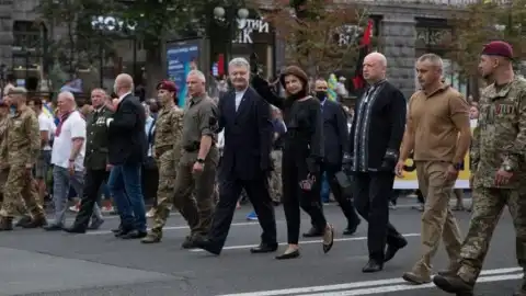 Петр Порошенко на Марше защитников. Фото: eurosolidarity.org
