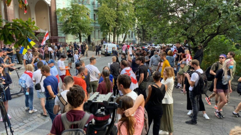 Акція солідарності з Білоруссю під посольством в Києві