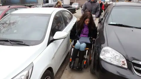 Завтра вступают в силу новые штрафы за парковку на местах для инвалидов