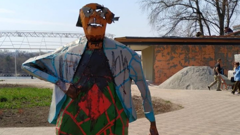 "Бабка з кравчучкою".