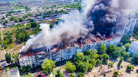В Новой Каховке горит многоэтажка. Фото: facebook.com/ievankov