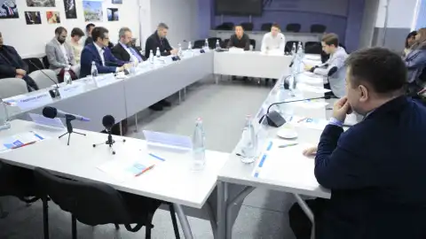 23.12.16 13.00 Круглий стіл: "Головні політичні та економічні події 2016 року в Україні"