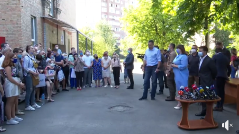 Потерпілі внаслідок вибуху на Позняках отримали нові квартири