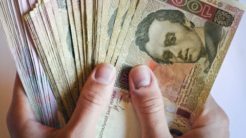 За последний год около 25% украинцев давали взятки