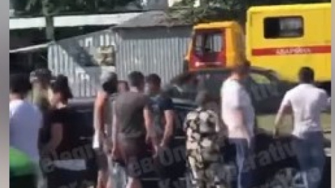 У Києві на Виноградарі сталася бійка після ДТП зі стріляниною і крадіжкою