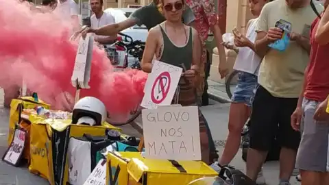 Протест кур'єрів Glovo в Болоньї (Італія).