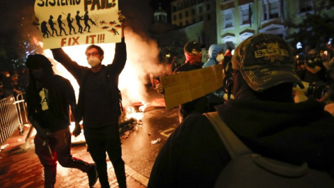 У США ввели комендантську годину.Фото: apnews.com