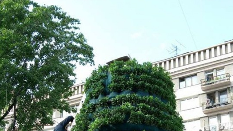 Постамент памятника Ленину временно прикрасили. Фото: facebook.com/hmaro4os