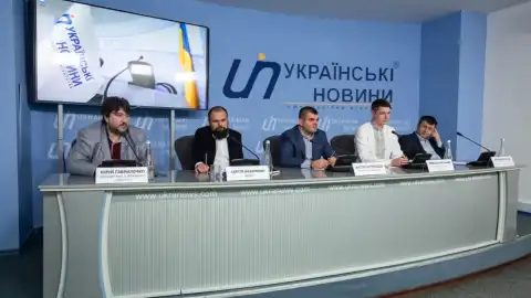 Експерти звинувачують голову фінкомітету Ради Гетманцева в затягуванні легалізації грального бізнесу