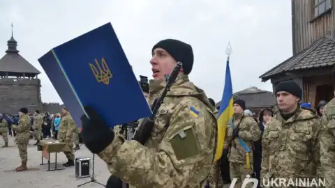Порошенко ветировал разрешение военным заключать краткосрочные контракты