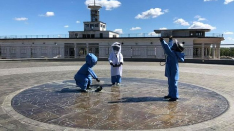 Маленькие основатели Киева. Почтовая площадь в Киеве. Фото: facebook.com/volodymyr.zhuravel