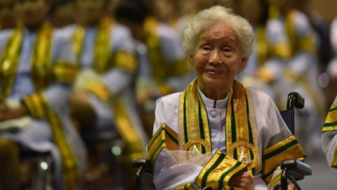 В молодости у нее не было возможности получить высшее образование. Фото:BBC THAI