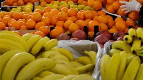 На рынках подешевели цитрусовые и бананы, но подорожали яблоки
