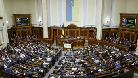 Порошенко обратился к Раде. Фото: @STsegolko