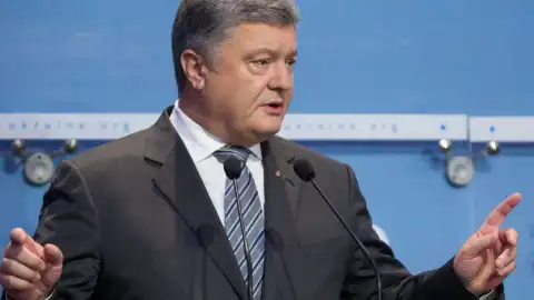 Порошенко призвал отозвать депутатский законопроект об Антикоррупционном суде