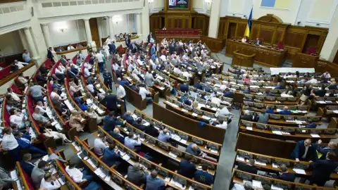 Порошенко предложит 2 законопроекта о реинтеграции Донбасса, - депутаты