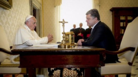 ​Порошенко поздравил Папу Римского с 80-летним юбилеем