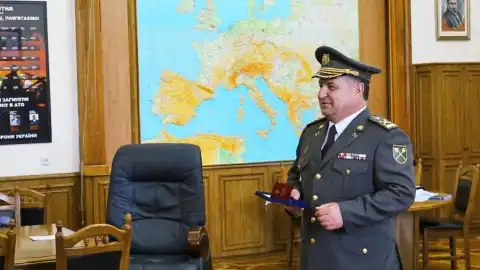 Степан Полторак