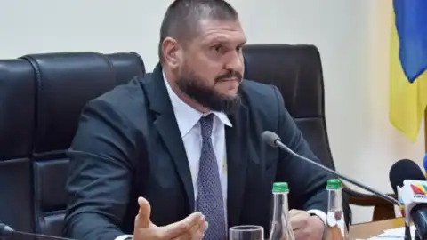 Наша задача - охватить семейными формами воспитания как можно больше детей-сирот, - Алексей Савченко