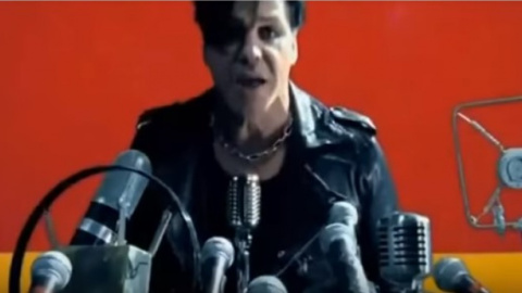 Rammstein. Скриншот клипа Pussy