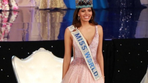 Стефани учится сразу на двух факультетах - закон и коммуникация. Фото: @MissWorldLtd