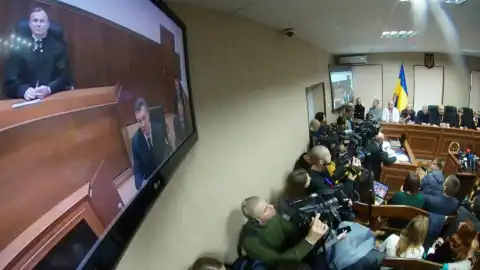Святошинський суд, допит Януковича.