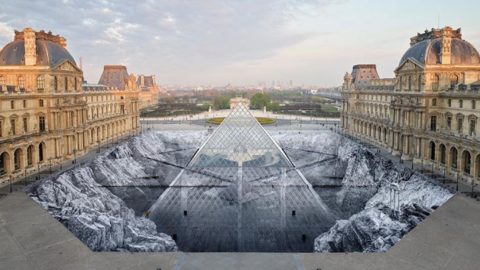 Оптична ілюзія в Луврі. Фото: museelouvre/Instagram