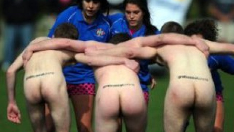 Команда Nude Blacks програла одягненим жінкам.