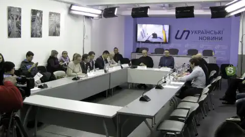 Активісти звинувачують Києво-Святошинську РДА у недбалості, що спричинила обвал спорткомплексу у Вишневому