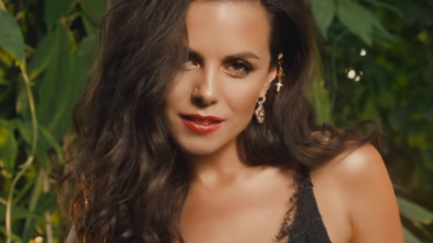 Хіт Каменських потрапив в чарт Billboard. Скріншот: yоutube.сом/watch?v=Dt-W3gQLLns