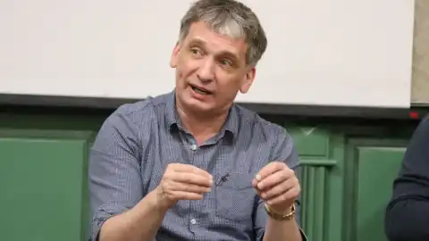 "Укрпочта" пробила дно и начала копать