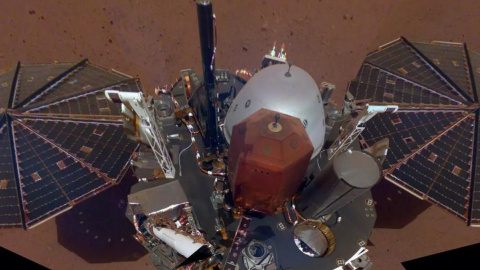 Полученное изображение необходимо NASA для того, чтобы детально проверить состояние InSight после приземления на Марс. Фото: www.cnet.com