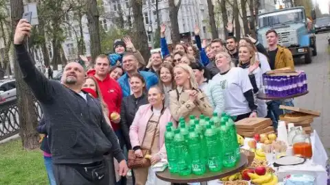 В Киеве высаживали деревья в рамках Дня Земли. Фото: comments.ua