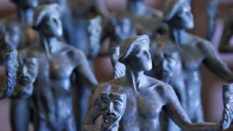 Спеціальну премію за внесок у кінематограф вручили 75-річній акторці, співачці й продюсерові Мері Тайлер Мур.