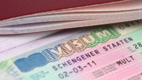 ​На свою голову! ЕС предупреждает россиян о проблемах с визами с 2015 года, в Думе не видят причин для беспокойства