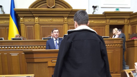 Сотрудники СБУ завели ее в здание Управления в Аскольдовом переулке