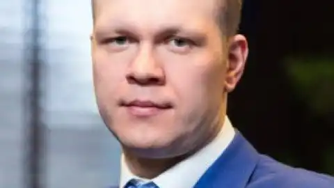 Денис Дзензерский не погасил задолженность в более чем 10 млн грн. Фото: nfrоnt.org.ua